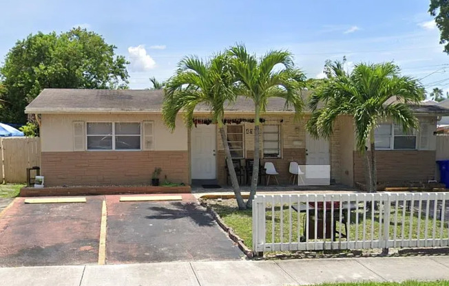 4140 SW 18 ST