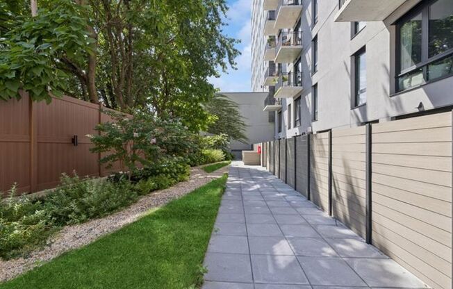 Studio, 1 bath, 444 sqft, $2,975, Unit 1-1C
