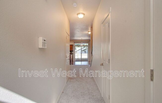 5215 NE 83 PL