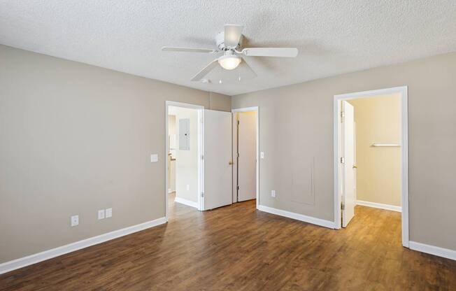 Seasons Apartments