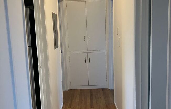 2 beds, 1 bath, 801 sqft, $1,799, Unit 3030-02