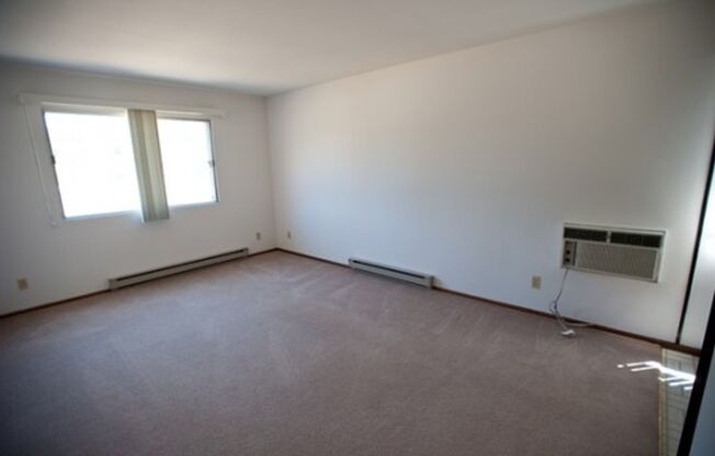 1 bed, 1 bath, 675 sqft, $999, Unit 7910 - 5
