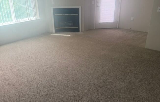 1 bed, 1 bath, 721 sqft, $1,395, Unit 7-106