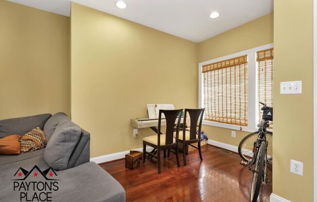 Townhome Style Condo with Parking