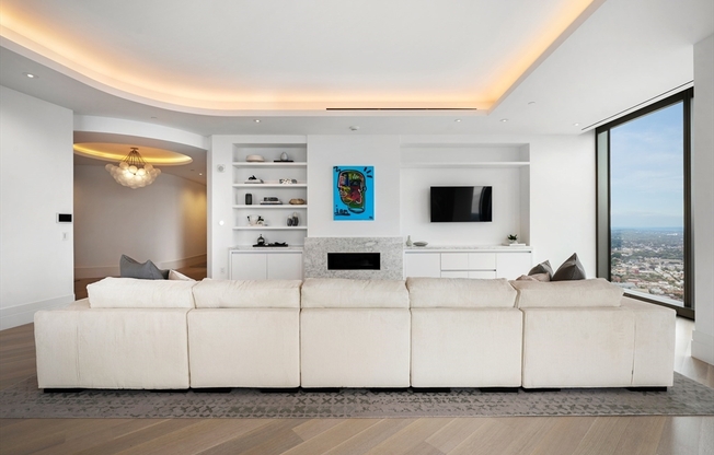3 beds, 3.5 baths, 3,696 sqft, $60,000, Unit 5801