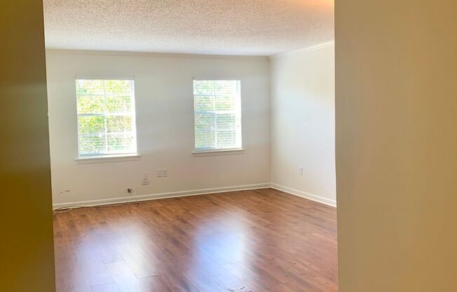 1 bed, 1 bath, $895, Unit 204