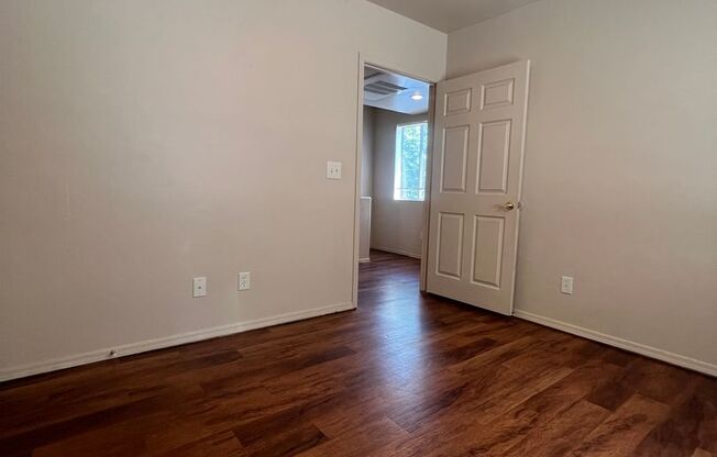 1 bed, 1 bath, 506 sqft, $1,300, Unit B