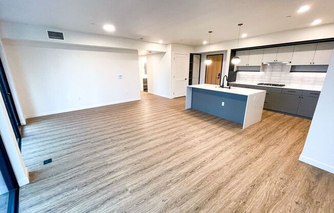 2 beds, 2 baths, 1,140 sqft, $6,195, Unit 324