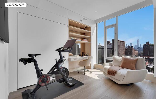 246 W 17 ST
