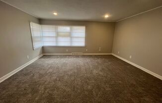 3 beds, 1 bath, 1,100 sqft, $1,500, Unit 5026