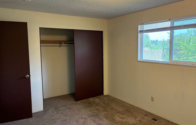2121 E Viewmont Dr