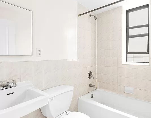 1 bed, 1 bath, $2,699, Unit 5K