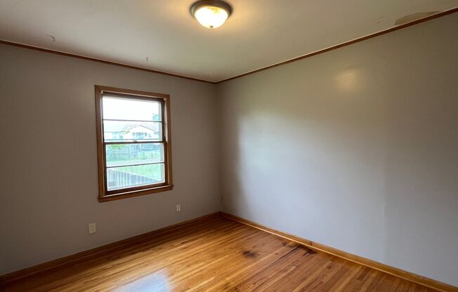 3 beds, 1 bath, $1,200