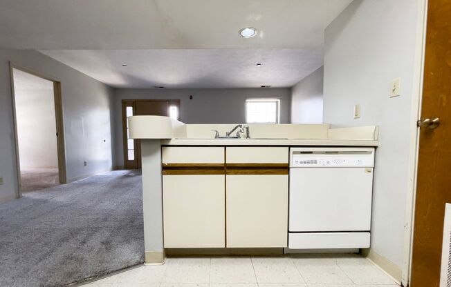 1 bed, 1 bath, 750 sqft, $650, Unit 2