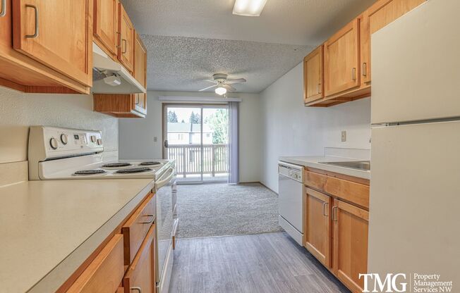 2 beds, 1 bath, 980 sqft, $1,499, Unit A12