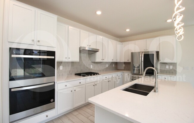 3037 W LN MIRADA DR