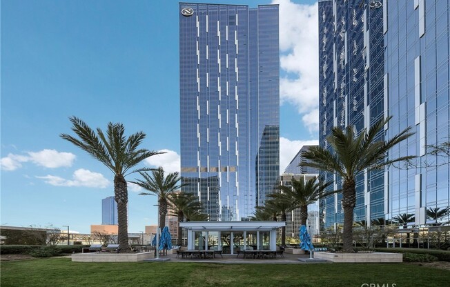 2 beds, 2 baths, 1,305 sqft, $5,450, Unit 2511