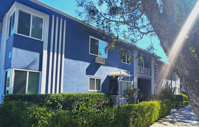 Westwood Hills APARTMENT