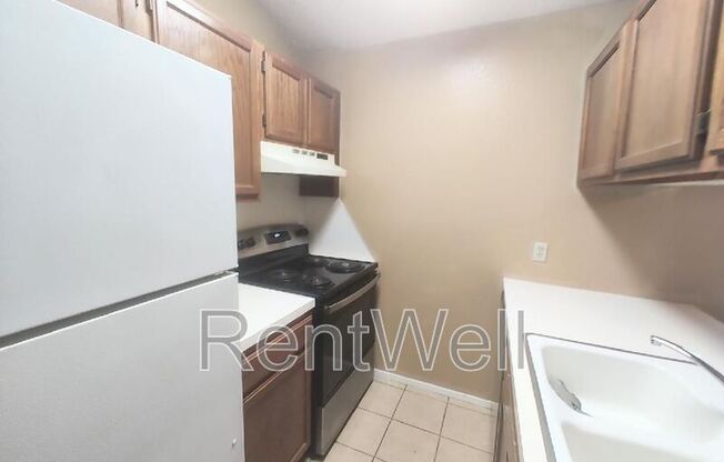 123 N TROY