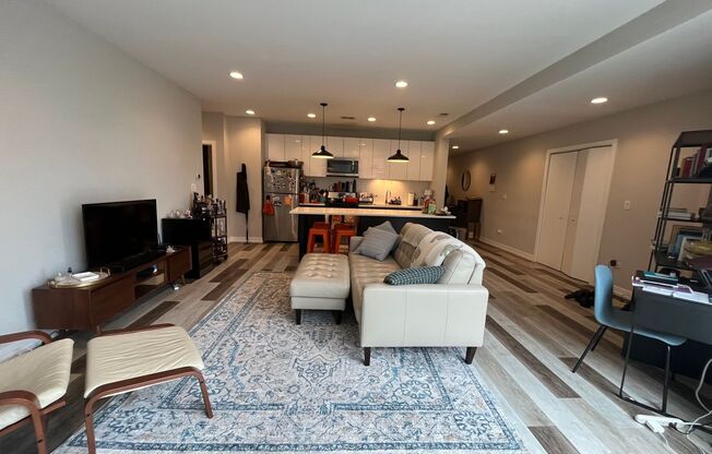 713 N Milwaukee