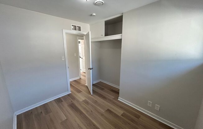 3 beds, 1 bath, $1,300