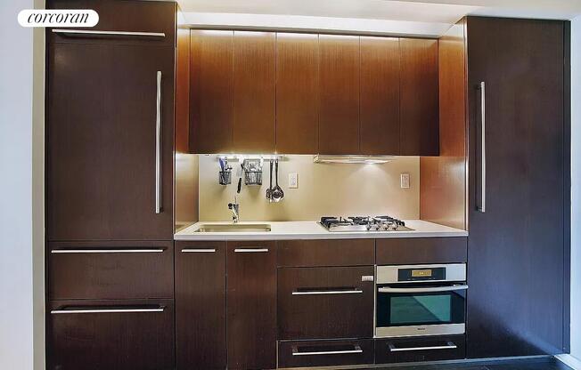 1 bed, 1 bath, 768 sqft, $5,500, Unit 10L