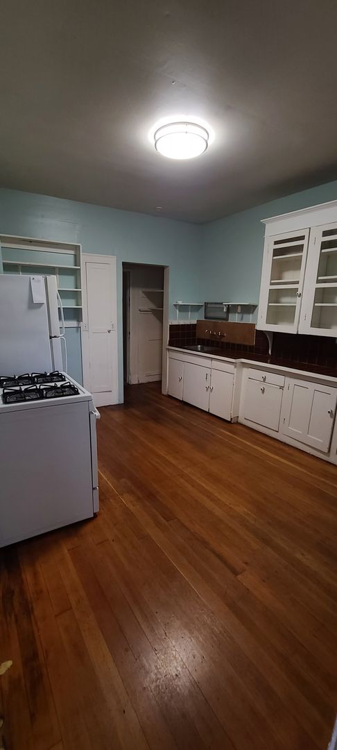 Studio, 1 bath, 411 sqft, $1,450, Unit 3