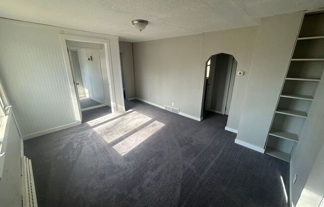 3 beds, 1 bath, $1,250