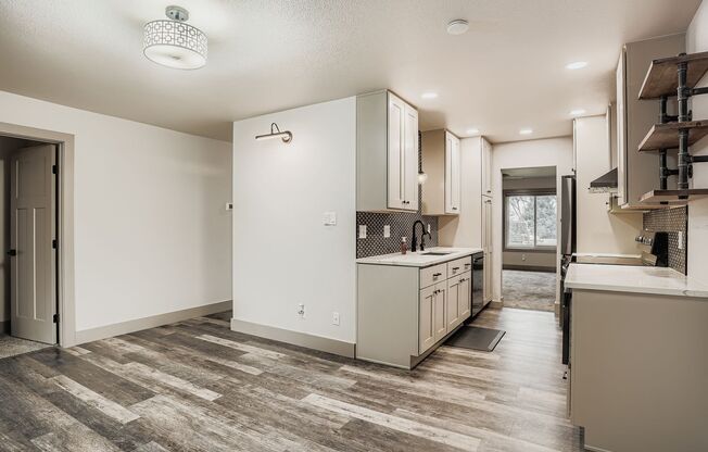 Sophisticated 3-Bed Townhome Near Red Rocks