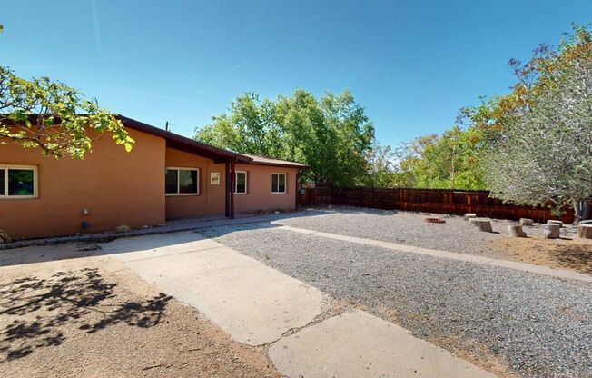 Eco-FriendlySouthwest Gem with Gardens & Solar in the Heart of Santa Fe