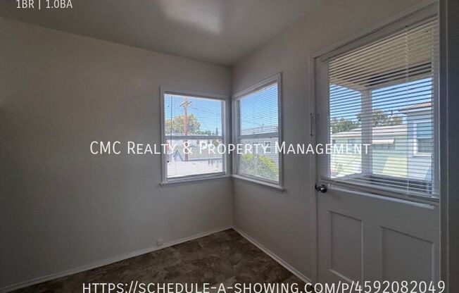 4841 1/2 CLARK AVE
