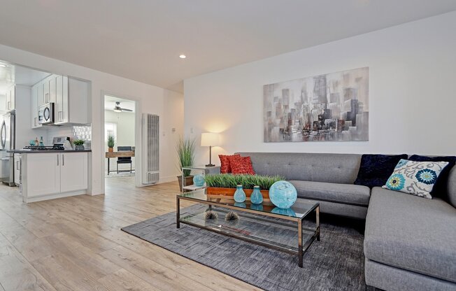 2 beds, 1 bath, 890 sqft, $3,275, Unit 717- 18