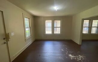 2 beds, 1 bath, $550