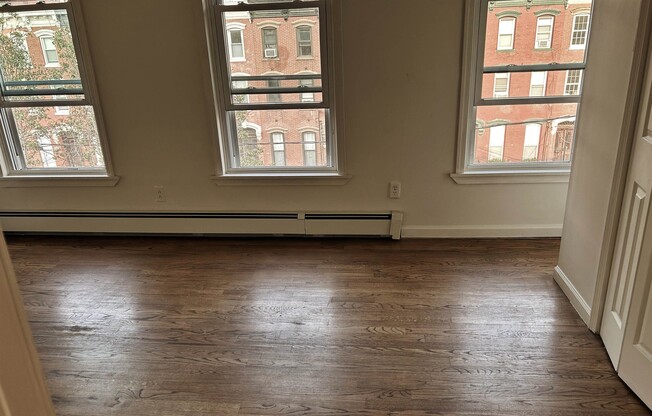 521 MANILA AVE