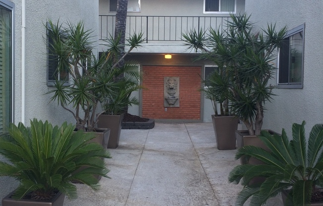 Versailles Apts.