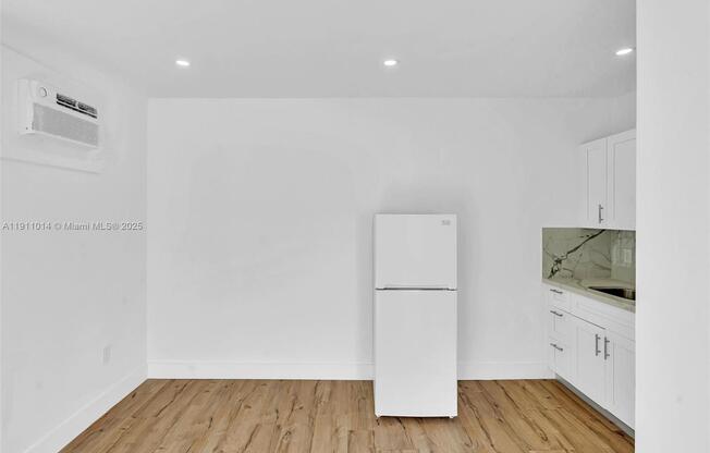 1623 NORTHWEST 16 TERRACE