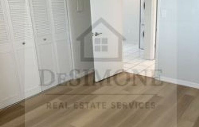 1 bed, 1 bath, 570 sqft, $1,099, Unit R-11