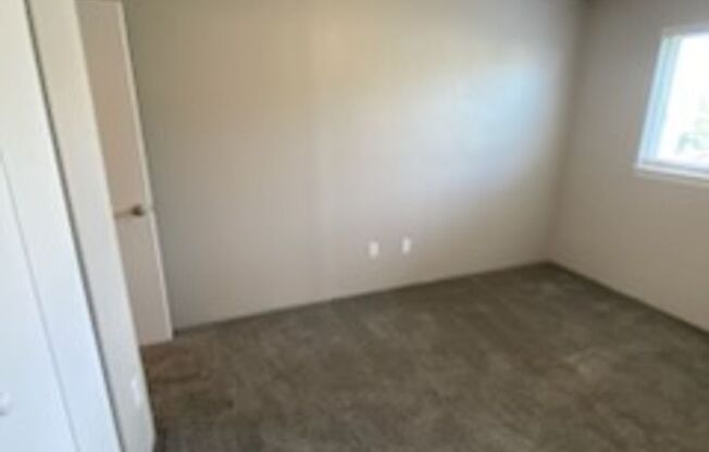 2 beds, 2 baths, 856 sqft, $869, Unit 2827-1806