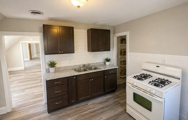 811 &amp; 813 Park St SW