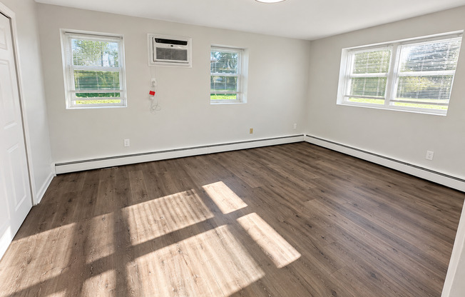 3 beds, 2 baths, 950 sqft, $2,150, Unit D03