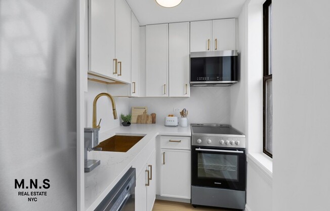 Studio, 1 bath, 525 sqft, $3,938, Unit 2E