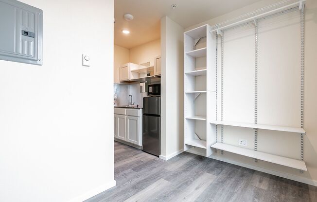 Studio, 1 bath, 170 sqft, $836, Unit 710