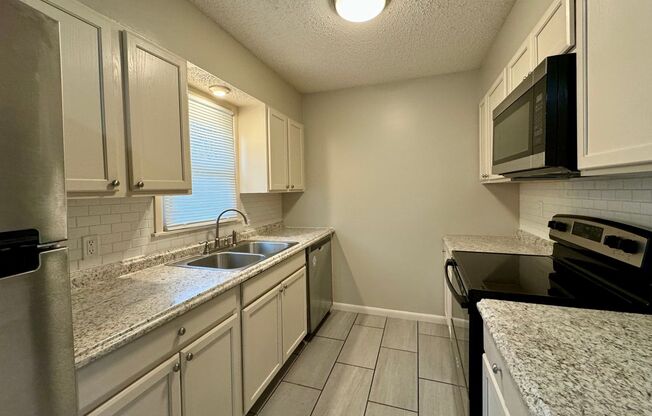 3 beds, 1 bath, $995