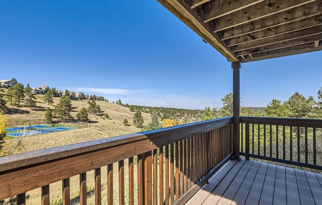 Evolve Real Estate: Gorgeous 4 Beds/4 Bath Residence with Magnificent Views in Genesee!