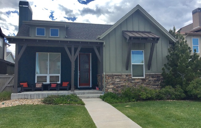 Lovely and Light Open Concept Louisville Home for Lease!