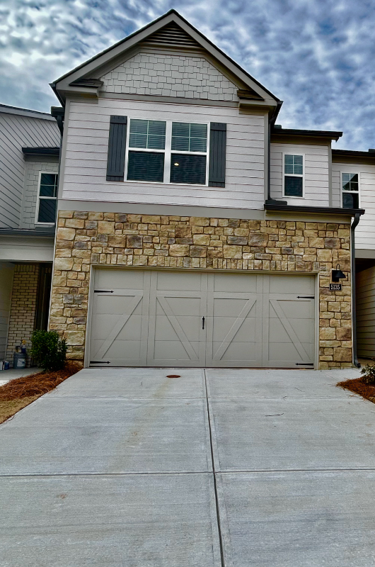 5135 TULIP SQ