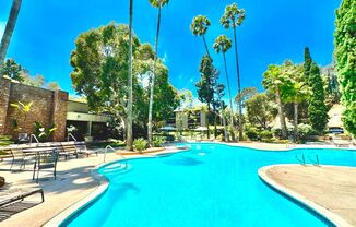 FOR RENT - Cozy Studio 432 SF 2nd Floor Condo, Resort-Style Community In Sought-After Fashion Valley