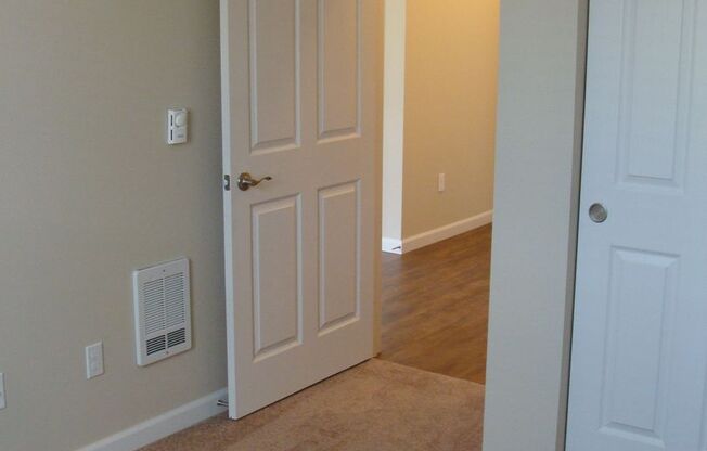 1 bed, 1 bath, 676 sqft, $1,540, Unit 1-215