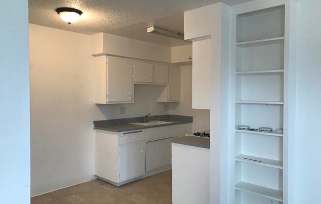 2 beds, 2 baths, $4,000, Unit 3