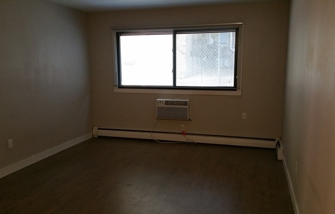 1 bed, 1 bath, $1,085, Unit 204